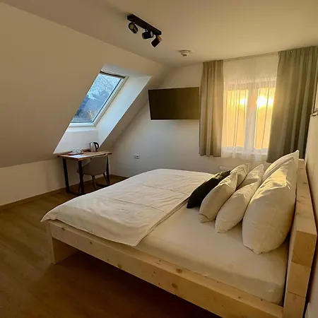 Haus Stadler - Self Check-in Bed & Breakfast
