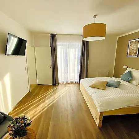 Haus Stadler - Self Check-in Bed & Breakfast 3*