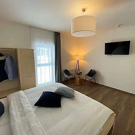 Haus Stadler - Self Check-in Bed & Breakfast 3*